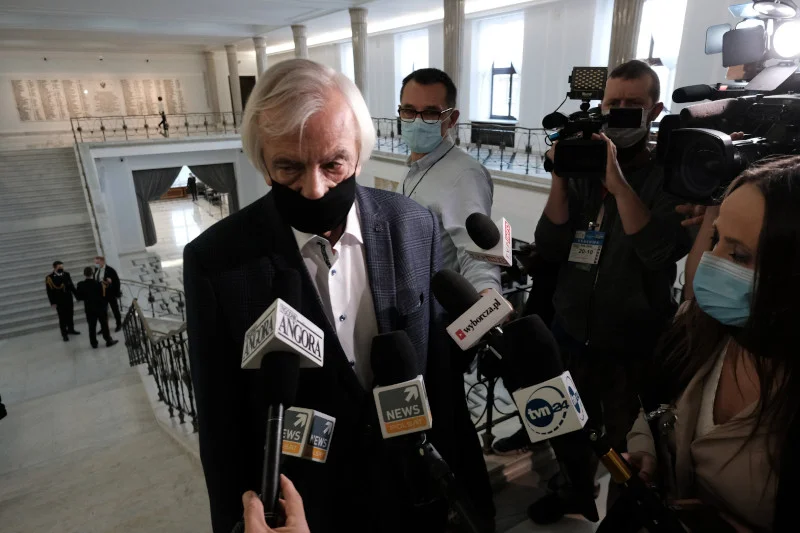 Ryszard Terlecki broni projektu PiS w sprawie odebrania Polakom prawa do odmowy mandatu.
