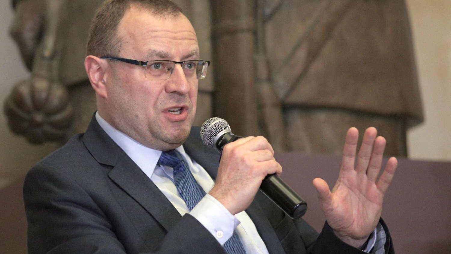 Prof. Antoni Dudek sądzi, że oglądamy właśnie koniec Donalda Tuska. Prof. Antoni Dudek sądzi, że oglądamy właśnie koniec Donalda Tuska.