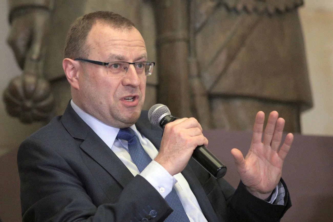 Prof. Antoni Dudek sądzi, że oglądamy właśnie koniec Donalda Tuska. Prof. Antoni Dudek sądzi, że oglądamy właśnie koniec Donalda Tuska.