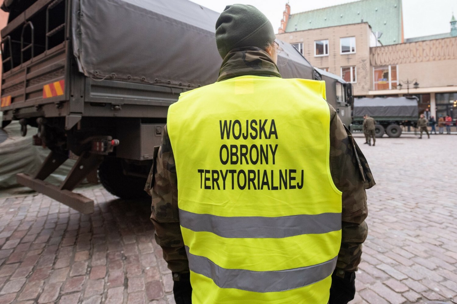 Żołnierze WOT dachowali samochodem terenowym. Jeden był pod wpływem alkoholu.