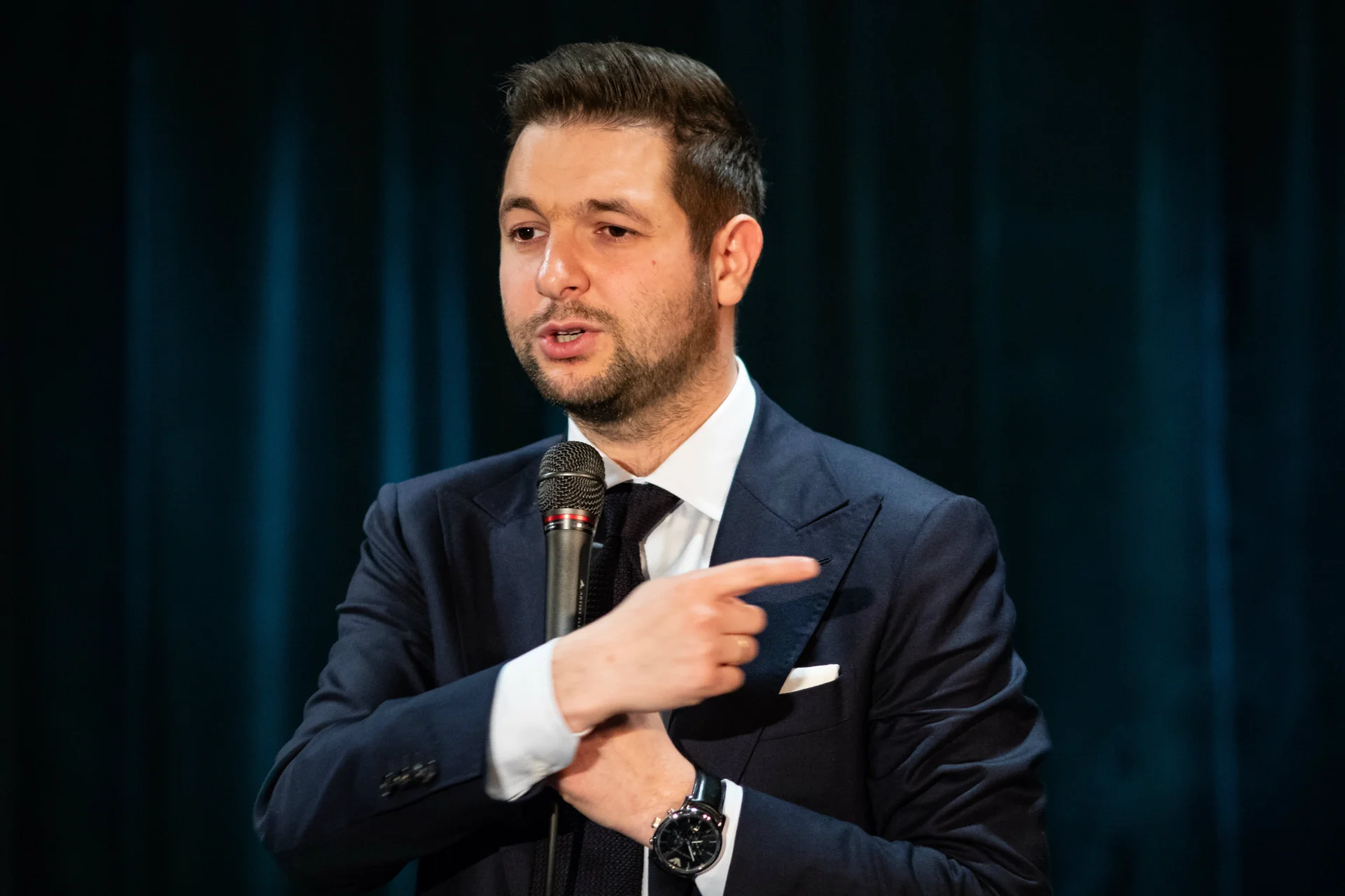Walka z warszawską reprywatyzacją nie przyniesie Jakiemu ogromnego poparcia. Pokazuje to sondaż IBRiS.