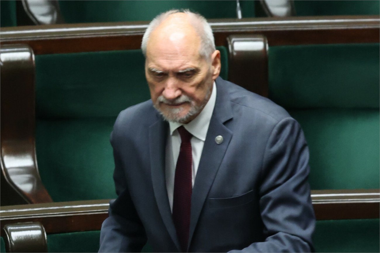 Antoni Macierewicz zaatakował Szymona Hołownię.