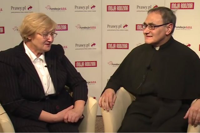 Józefa Hrynkiewicz przed trzema laty udzieliła wywiadu serwisowi Prawy.pl, w którym w mocnych słowach skomentowała gender, feminizm i homoseksualistów.