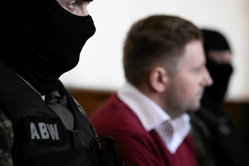 Sędziego, który prowadził sprawę szefa Amber Gold kilka lat temu oskarżono o przyjmowanie łapówek. Na zdjęciu Marcin P. podczas rozprawy.