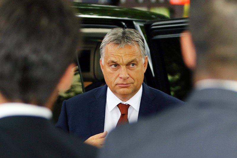 Zamach w Budapeszcie nastąpił kilka dni przed referendum ws. uchodźców. Nie brakuje więc tych, którzy podejrzewają, że to węgierski rząd mógł sobotnie zajścia zaaranżować, by poprawić efekty swej antyislamskiej propagandy.