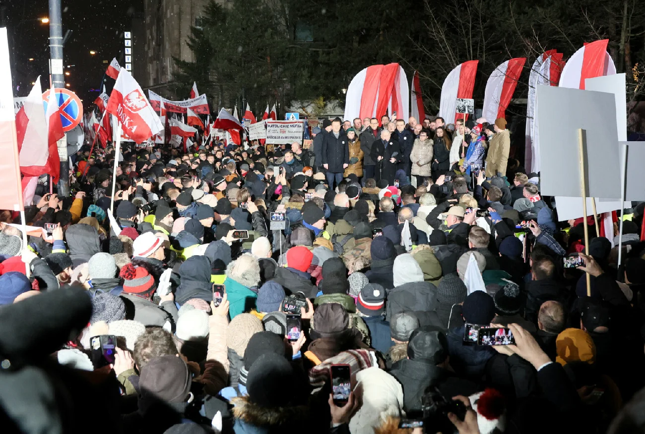 Incydent na marszu Kaczyńskiego. Apelowano puszczenie karetki.