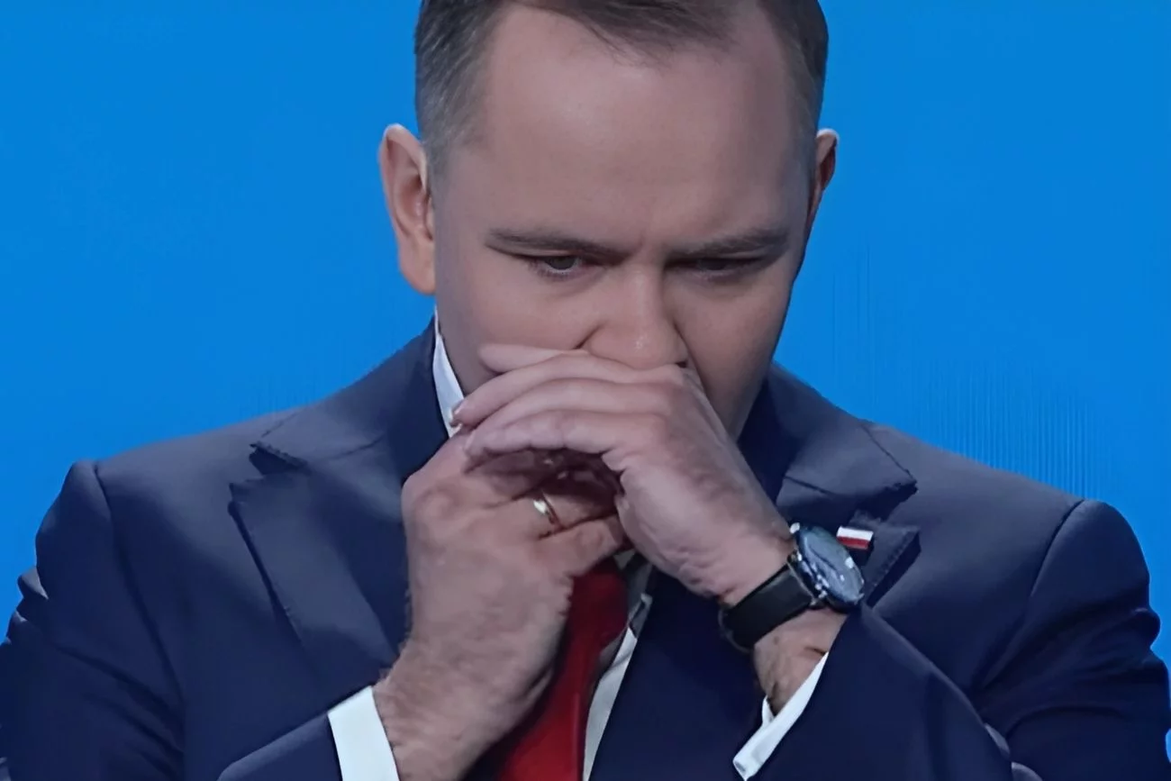 Saszetki nikotynowe, które publicznie zażywa Karol Nawrocki mają zostać zakazane w Polsce Saszetki nikotynowe, które publicznie zażywa Karol Nawrocki mają zostać zakazane w Polsce
