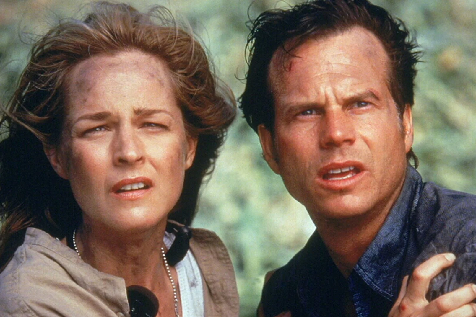 Helen Hunt i Bill Paxton w filmie "Twister"