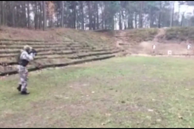 Paweł Kukiz pochwalił się filmikiem ze strzelnicy.