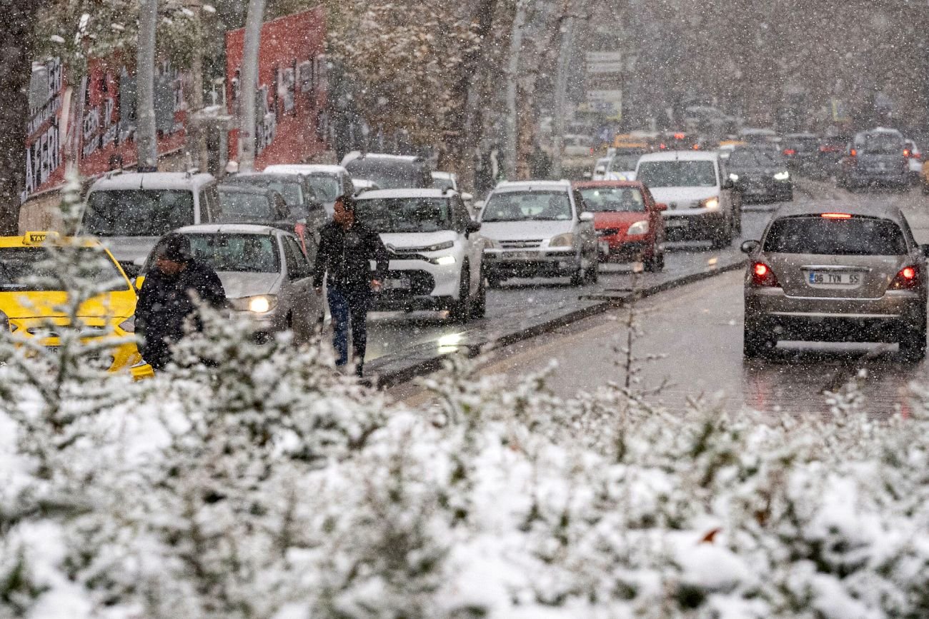 Turcja sparaliżowana przez potężny atak zimy. Takich widoków w Ankarze o tej porze dawno nie widziano