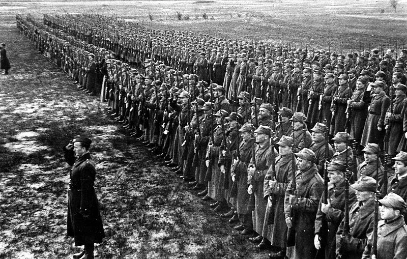 Przegląd oddziałów podległych rozkazom gen. Andersa, 1942 rok.