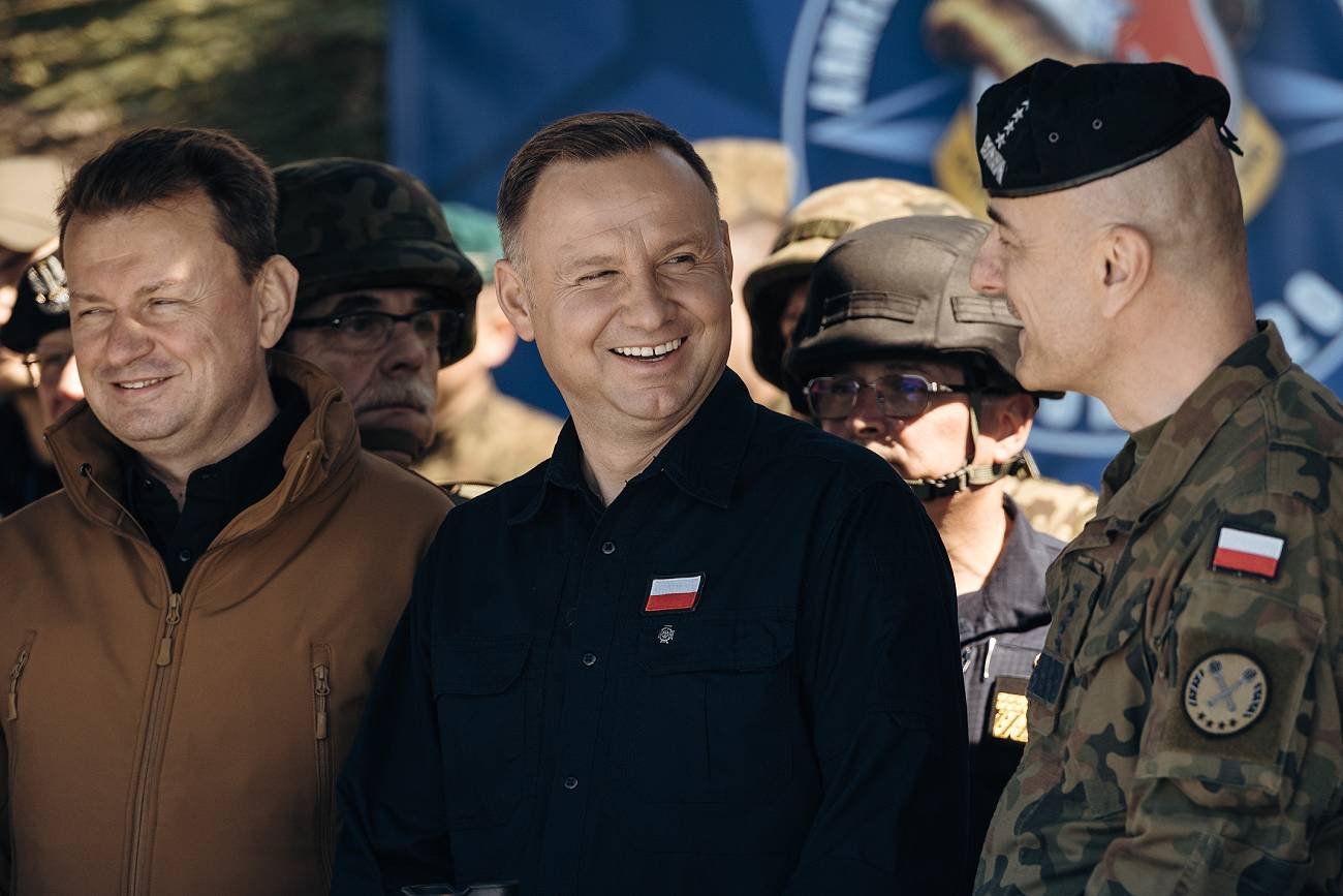 Prezydent Andrzej Duda zdecydował, że gen. Rajmund Andrzejczak pozostanie szefem Sztabu Generalnego WP na kolejną kadencję. Prezydent Andrzej Duda zdecydował, że gen. Rajmund Andrzejczak pozostanie szefem Sztabu Generalnego WP na kolejną kadencję.