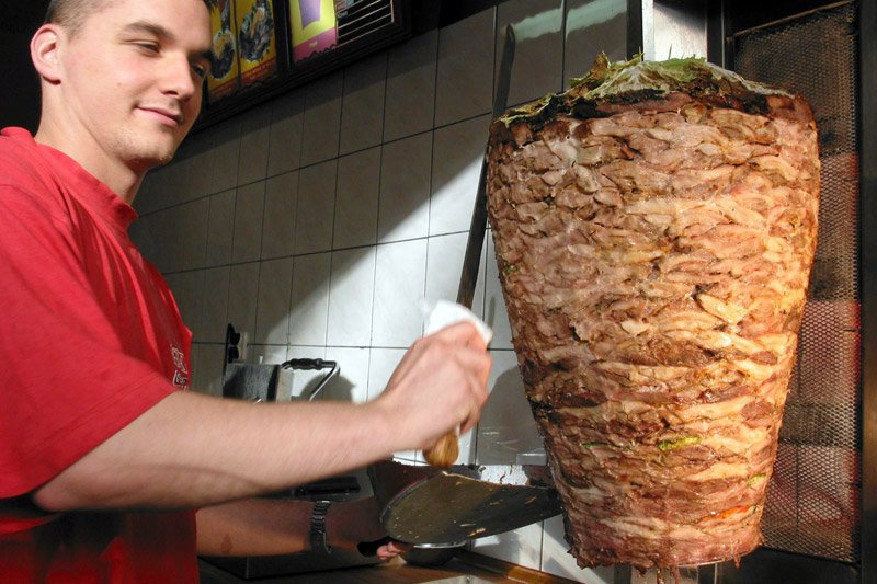 Należy się spodziewać podwyżek cen kebabów, jedzenia z food trucków i fast-foodów.