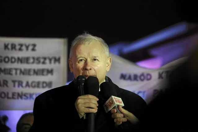 Kaczyński na miesięcznicy smoleńskiej: Diabeł NIE ŚPI i przeszkadza w najlepszych przedsięwzięciach