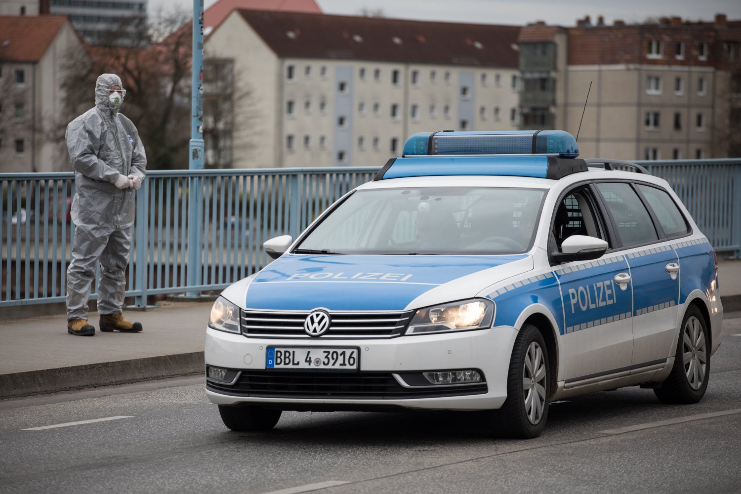 Niemcy wprowadzają kontrole na granicy z Austrią i Czechami. Kontrola na granicy z Niemicami. RFN wprowadza kontrole na granicy z Austrią i Czechami.