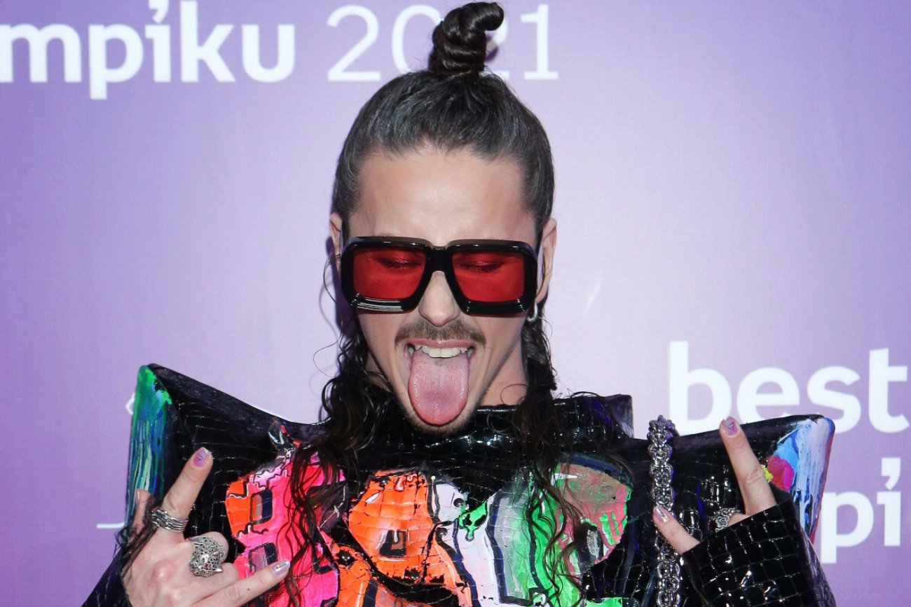 Michał Szpak pod ostrzałem. Poszło o zdjęcia z życzeniami na Wielkanoc