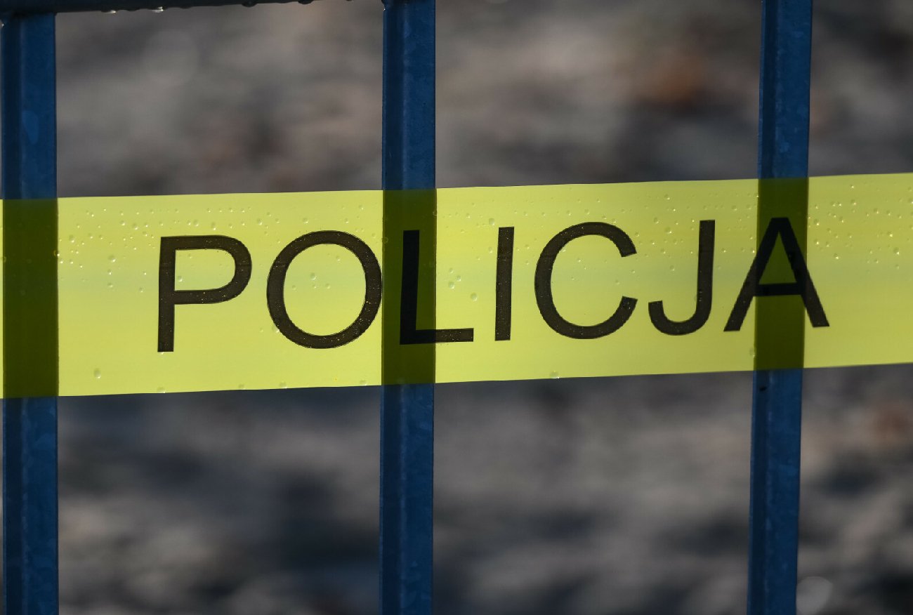 Łazy. Mężczyzna nagle wypadł z balkonu. Zginął na miejscu.