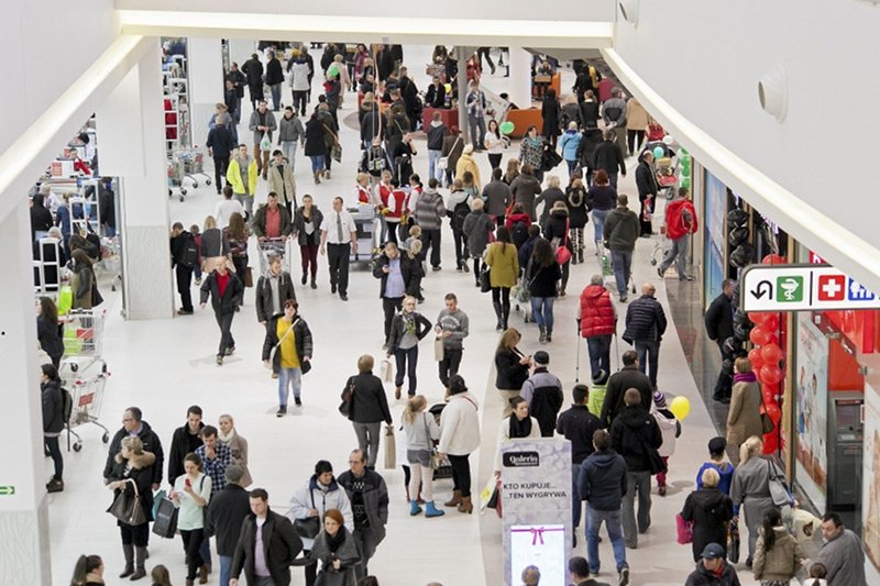 80% pracowników galerii handlowych to absolwenci szkół wyższych lub studenci
