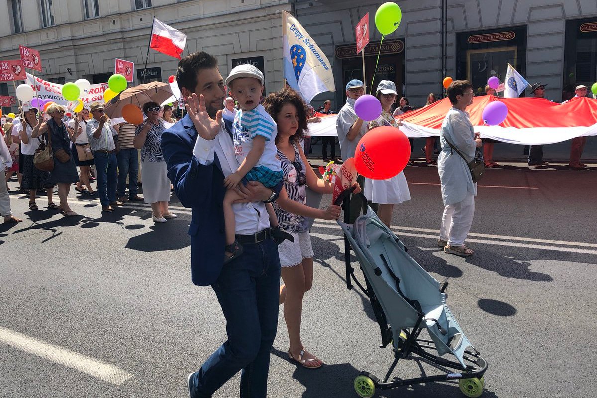 Patryk Jaki - kandydat PiS na prezydenta Warszawy - uczestniczył w Marszu Dla Życia i Rodziny