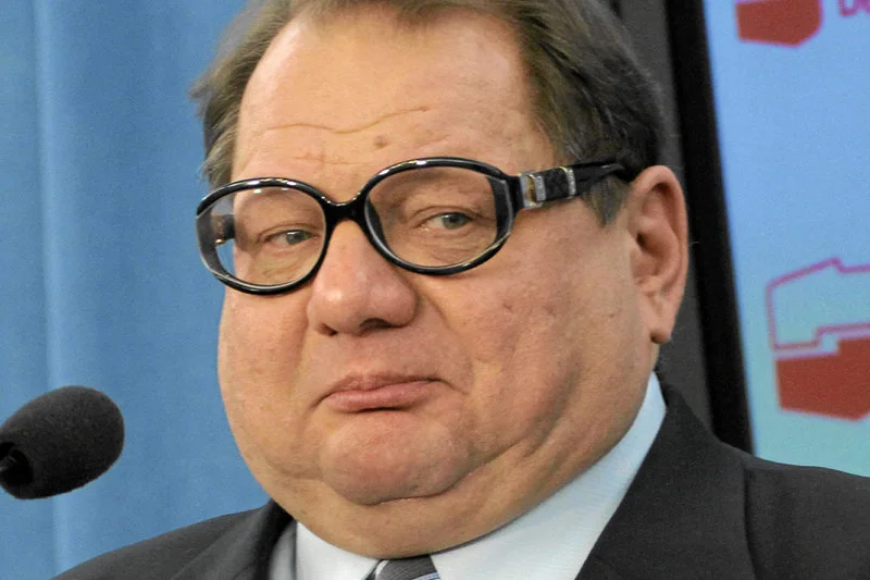 Ryszard Kalisz twierdzi, że to nie sekretarz będzie go wyrzucał z partii
