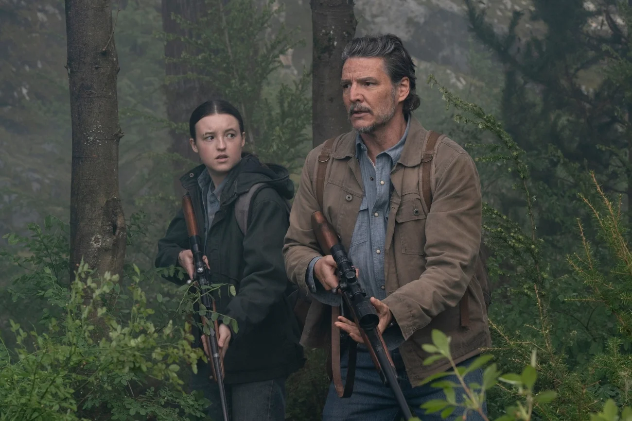 Bella Ramsey i Pedro Pascal w serialu "The Last of Us"