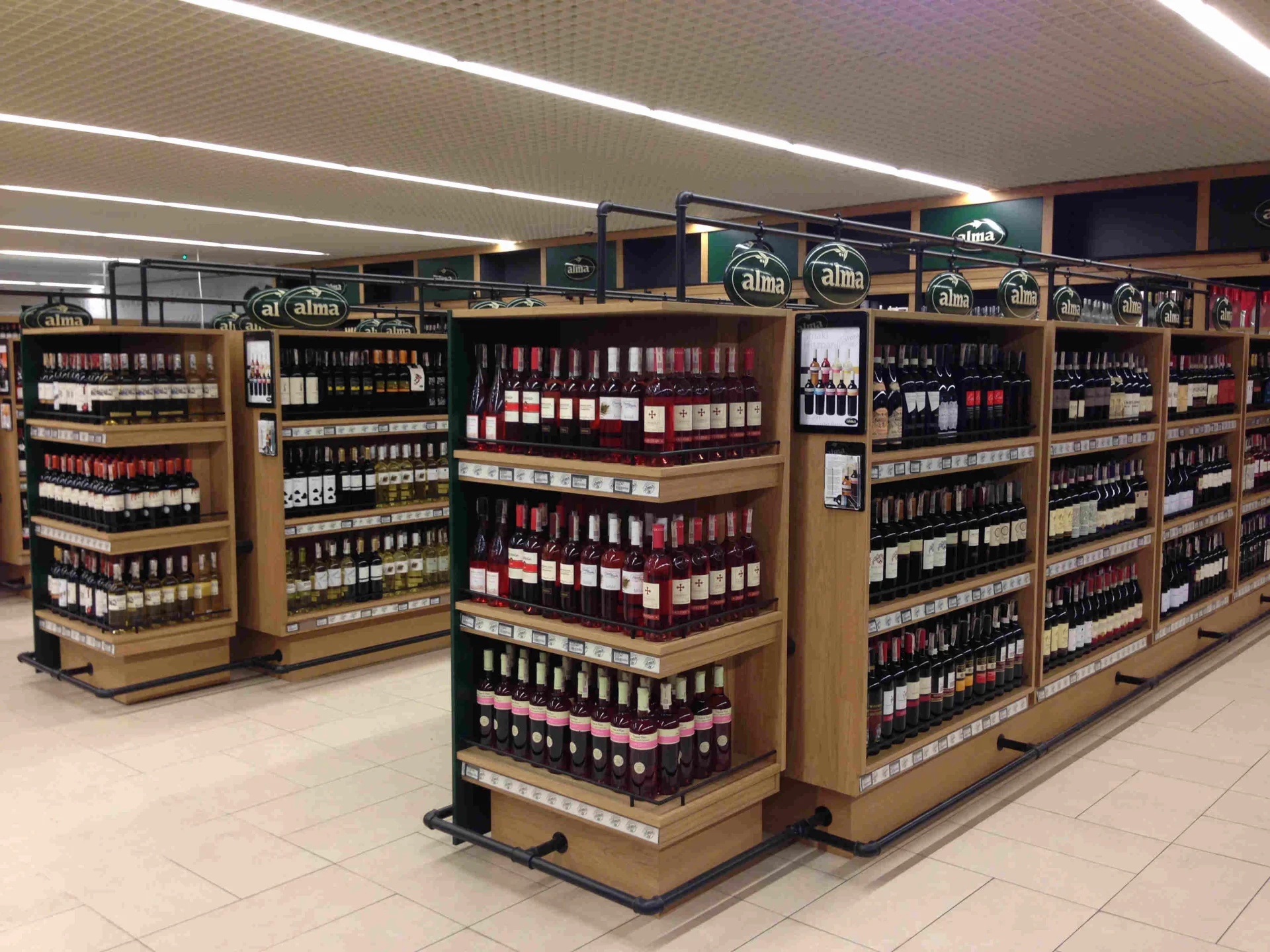 W Polsce jest 46 Delikatesów Alma