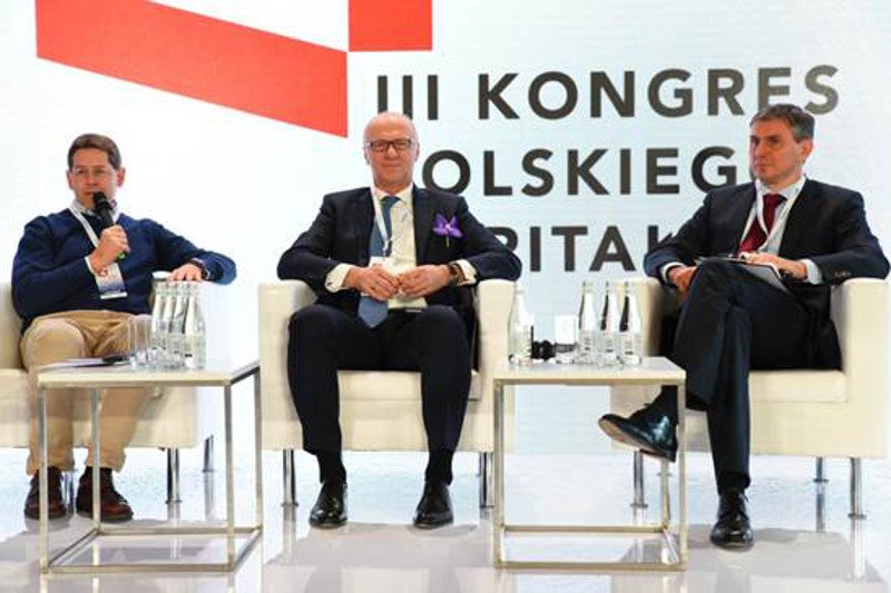 Prezes Citi Handlowy wpiął w klapę marynarki wielki storczyk i zajął się problemem braku kobiet w biznesie.