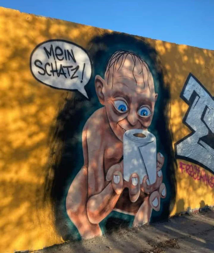 Kiedy kończy się świat jaki znamy, lepiej zadbać o to, by nie skończył się... papier toaletowy. Papier toaletowy w czasach zarazy. Mural z Berlina.