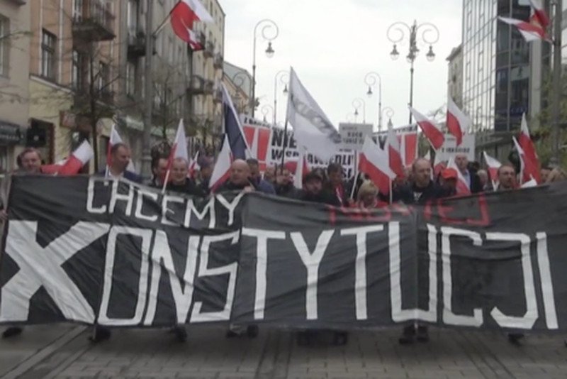 Manifestacja Liroya w Kielcach. Kadr z filmu Echo Dnia.