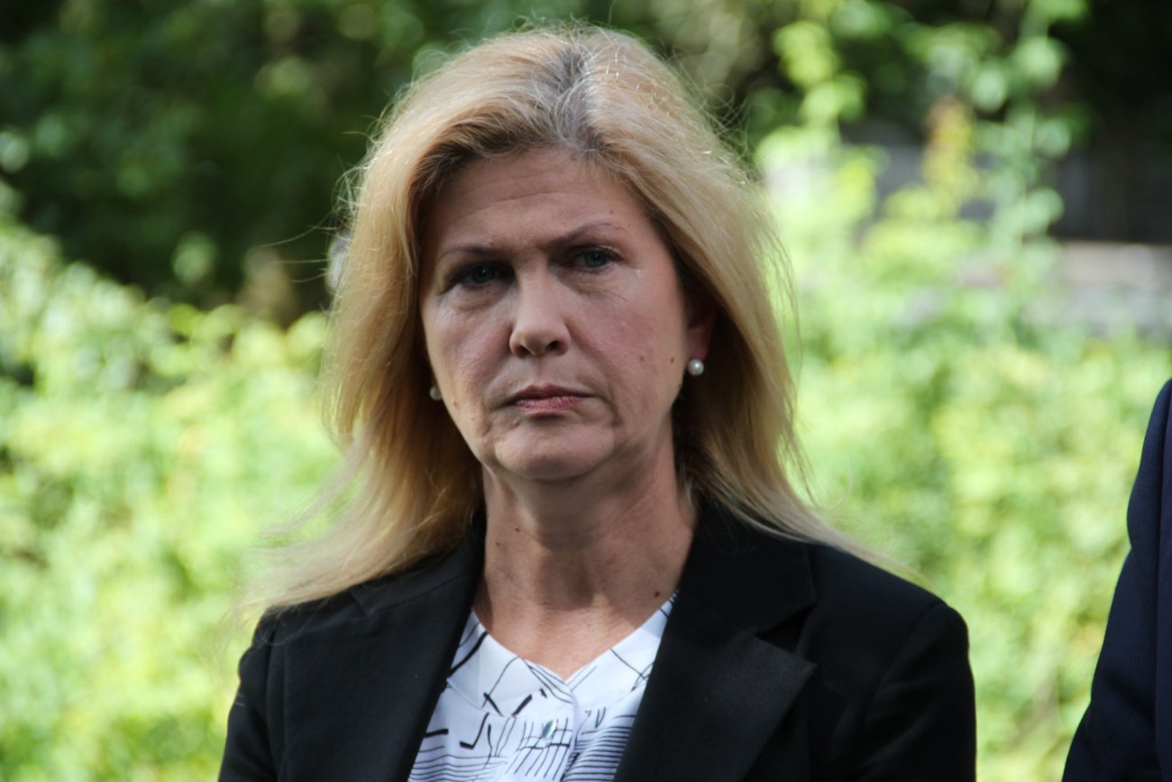 Iwona Arent z PiS zawiesza aktywność polityczną. Jej syn usłyszał zarzuty Iwona Arent z PiS zawiesza aktywność polityczną