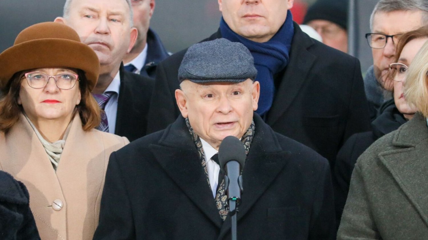 Kaczyński uderza w protestujących podczas miesięcznicy smoleńskiej. "To agentura Putina".