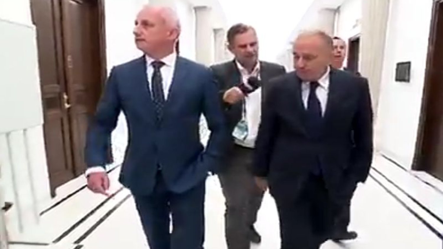 Kolejna gonitwa Łukasza Sitka za politykiem. Tym razem ofiarą miał paść Grzegorz Schetyna. Nie do końca się udało.