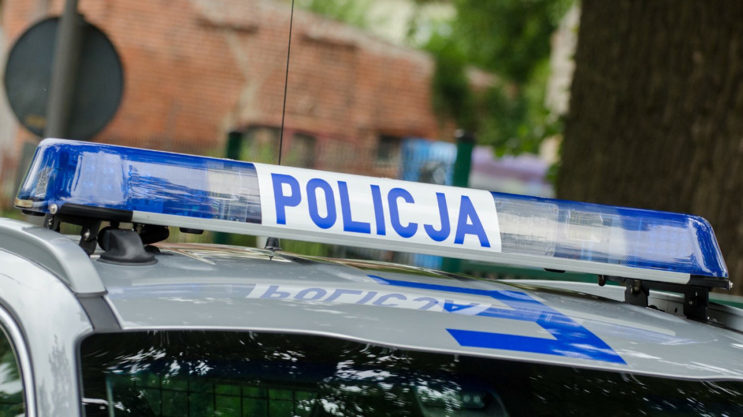 Policjanci potwierdzili dane chuligana, który zerwał tęczową flagę znad wejścia do legnickiego klubu