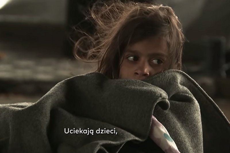 Te kolędy nie będą puszczane w marketach. Niektórym staną ością w gardle.