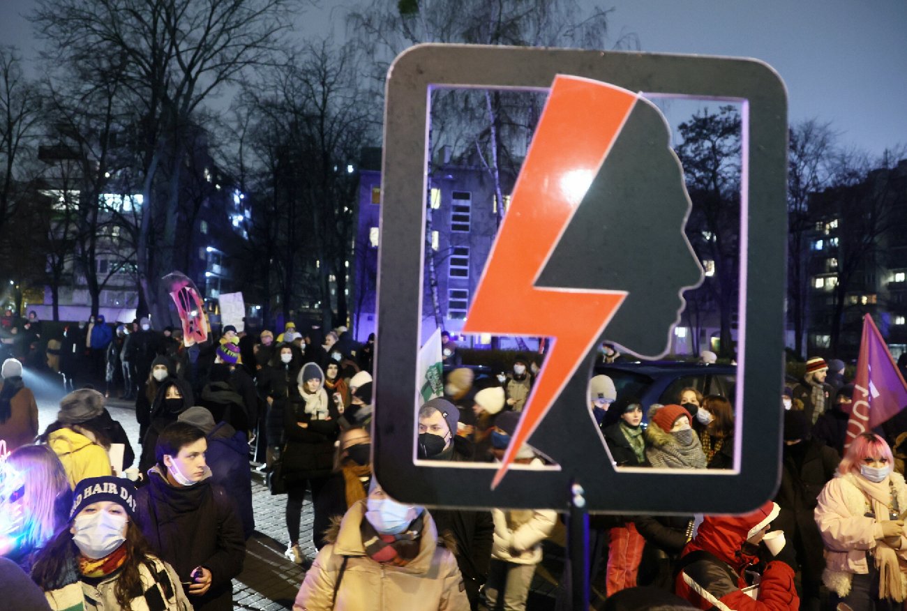 Krzyczała "j***ć PiS" na Strajku Kobiet. Została skazana przez sąd