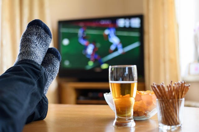Już nie będzie opłacało się płacić abonamentu za telewizję, wszystko znajdziemy w internecie