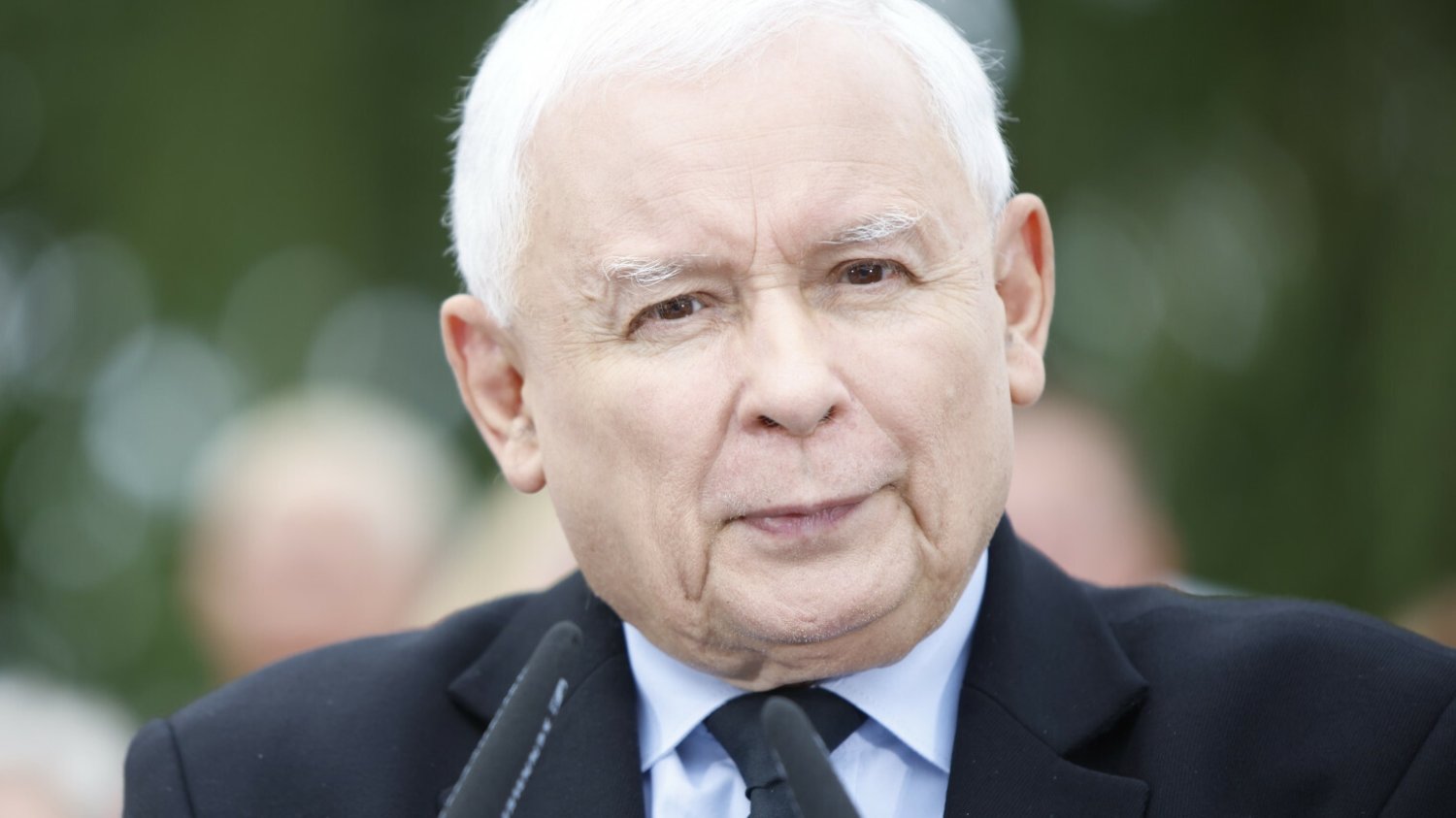 Rządowy CBOS odleciał w najnowszym sondażu.