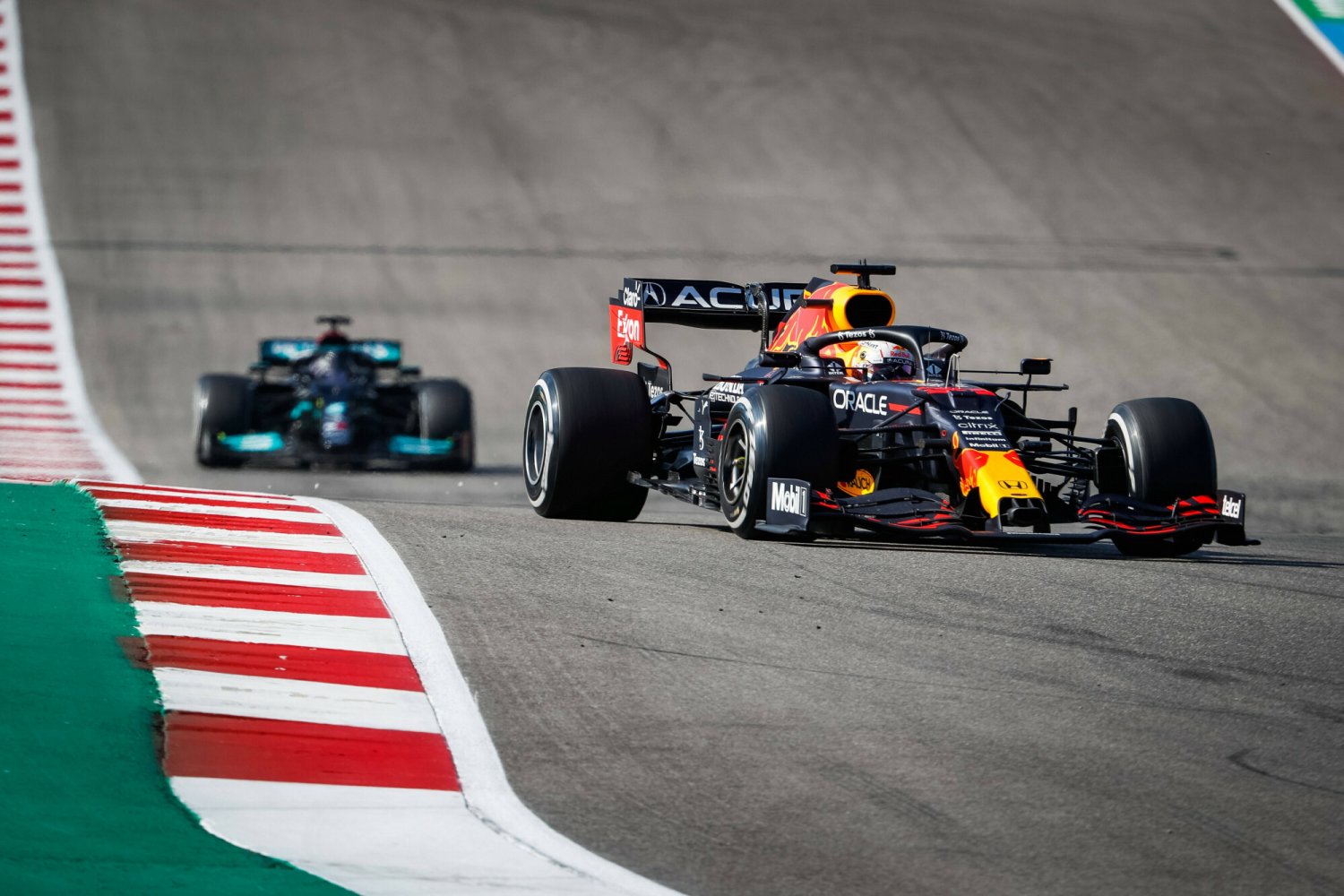 Max Verstappen kontra Lewis Hamilton, czyli kolejna odsłona walki o tytuł w F1