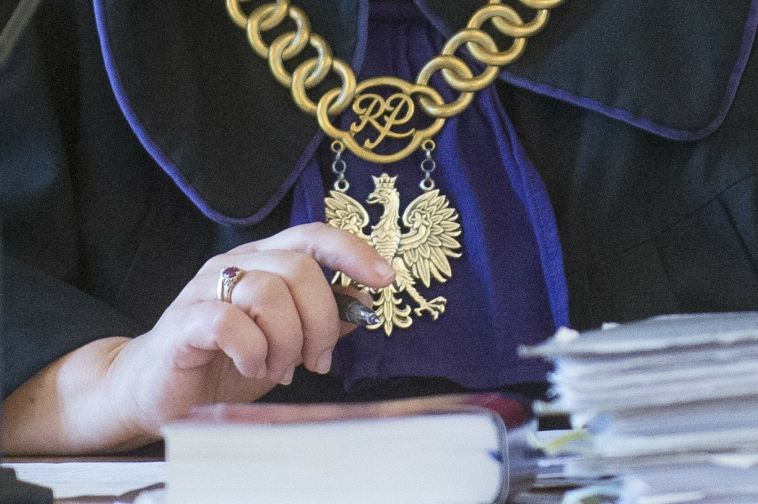 Sąd uchylił wyrok 8 lat pozbawienia wolności dla oprawcy 10-latki.