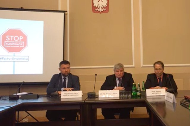 PO odpowiedziała na doniesienia komisji Macierewicza. Podważali je Maciej Lasek i Paweł Artymowicz.