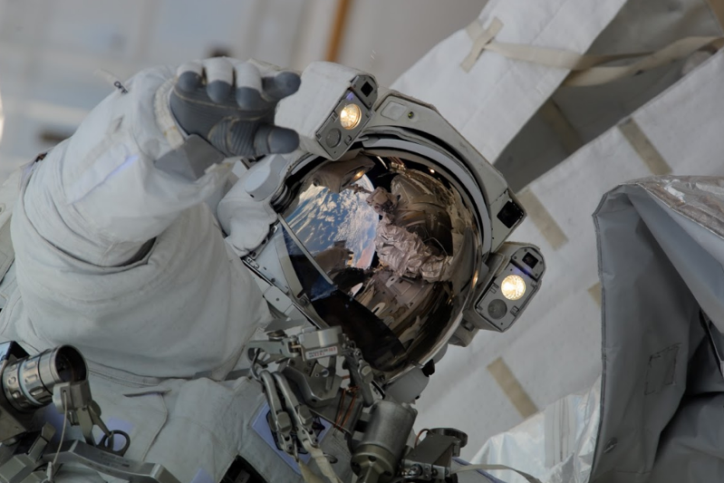 Bob Benkhen, astronauta biorący udział w misji STS-130 Endavour.
