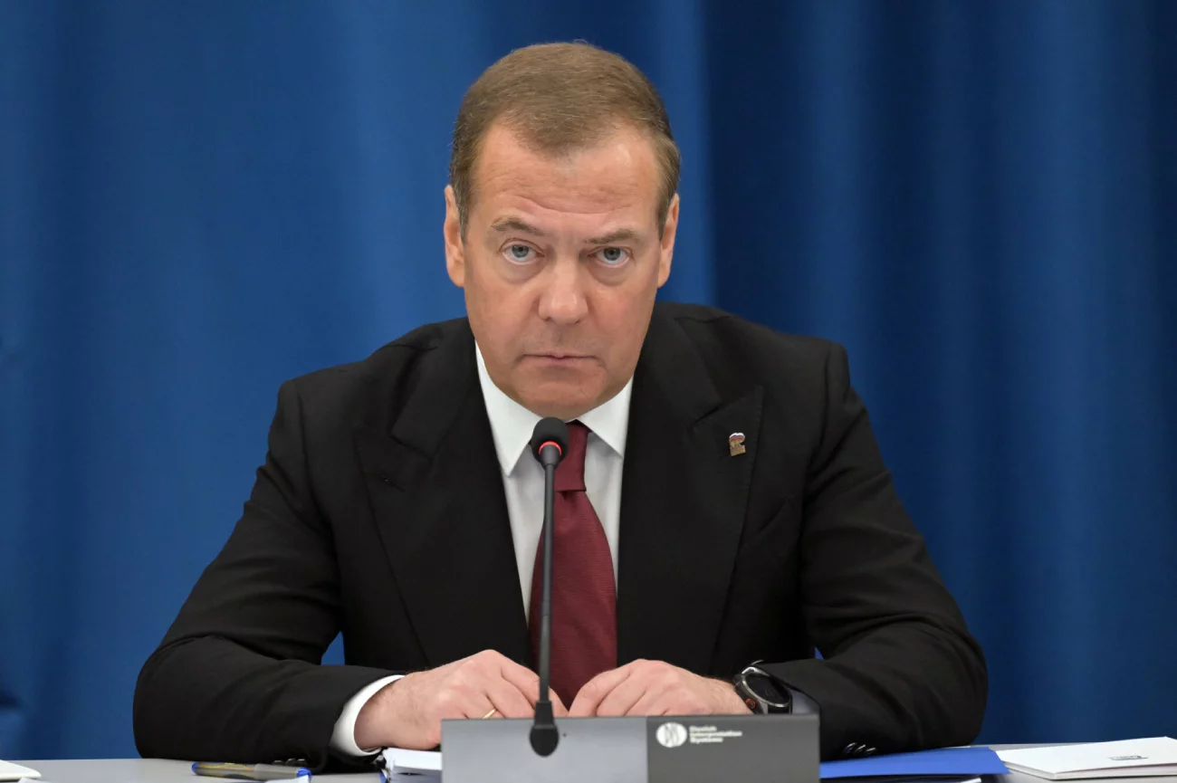Dmitrij Miedwiediew ostrzega świat przed wojną. "Wojna globalna"