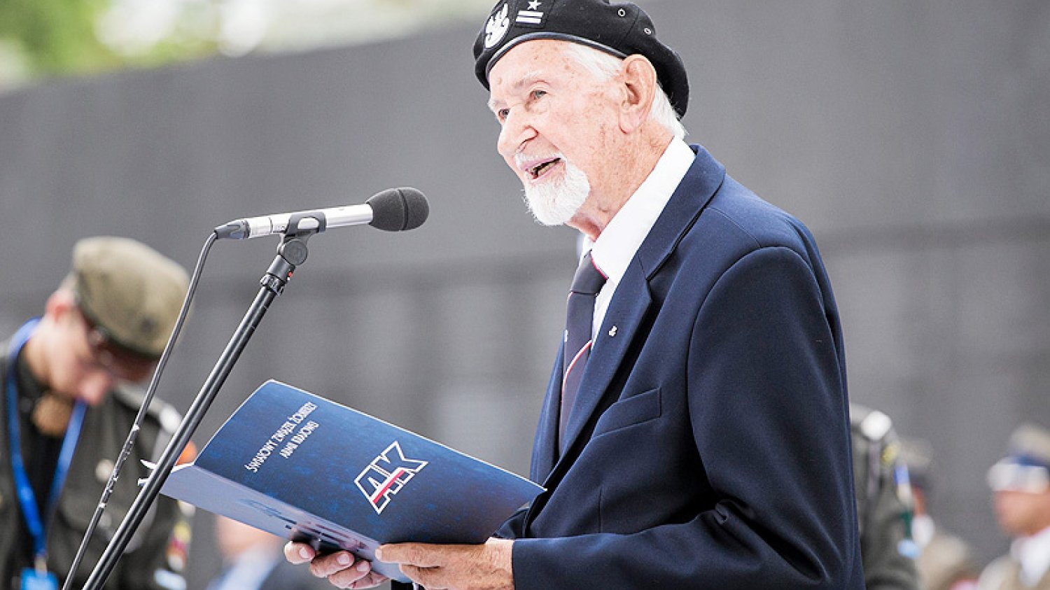 Podczas obchodów 73. rocznicy wybuchu Powstania Warszawskiego prof. Leszek Żukowski w stanowczych słowach zwrócił się do prezydenta Andrzeja Dudy i reszty rządzących.
