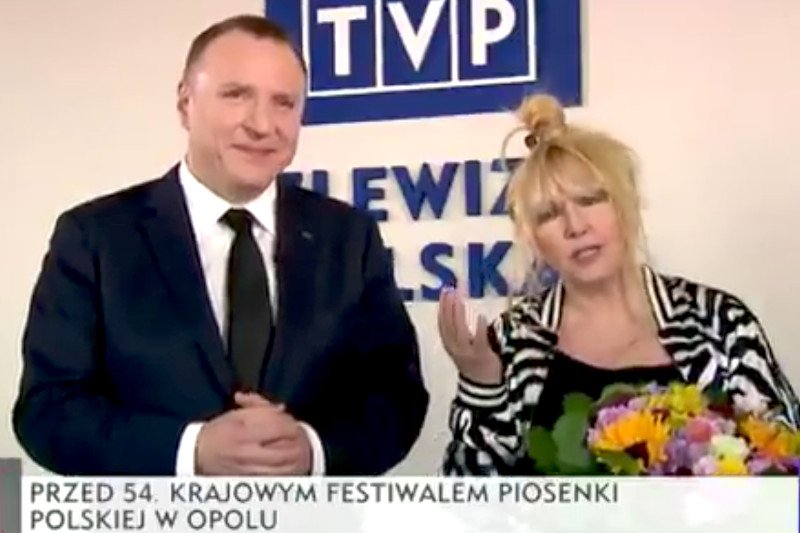 "Przyszłam, żeby zapytać u źródła, czy telewizja cenzuruje". Rodowicz u boku Kurskiego rozśmieszyła internety