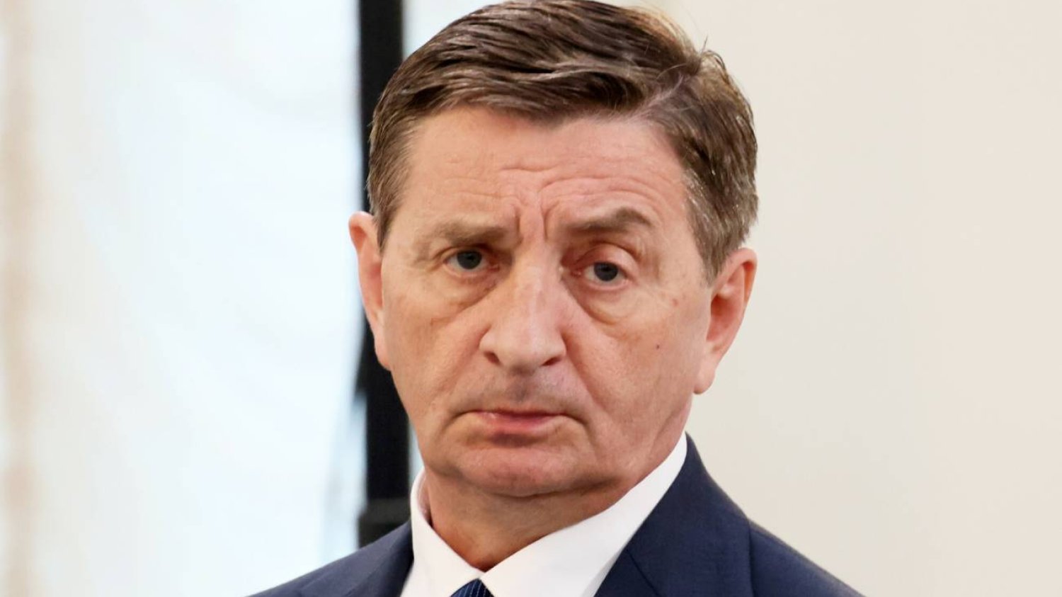 Do sklepów trafiła recenzowana biografia Marka Kuchcińskiego