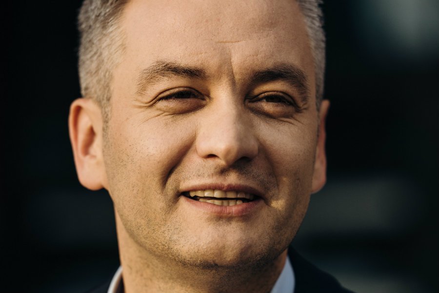 Czy Robert Biedroń oszukał swoich wyborców? Niektórzy politycy nie mają co do tego wątpliwości.