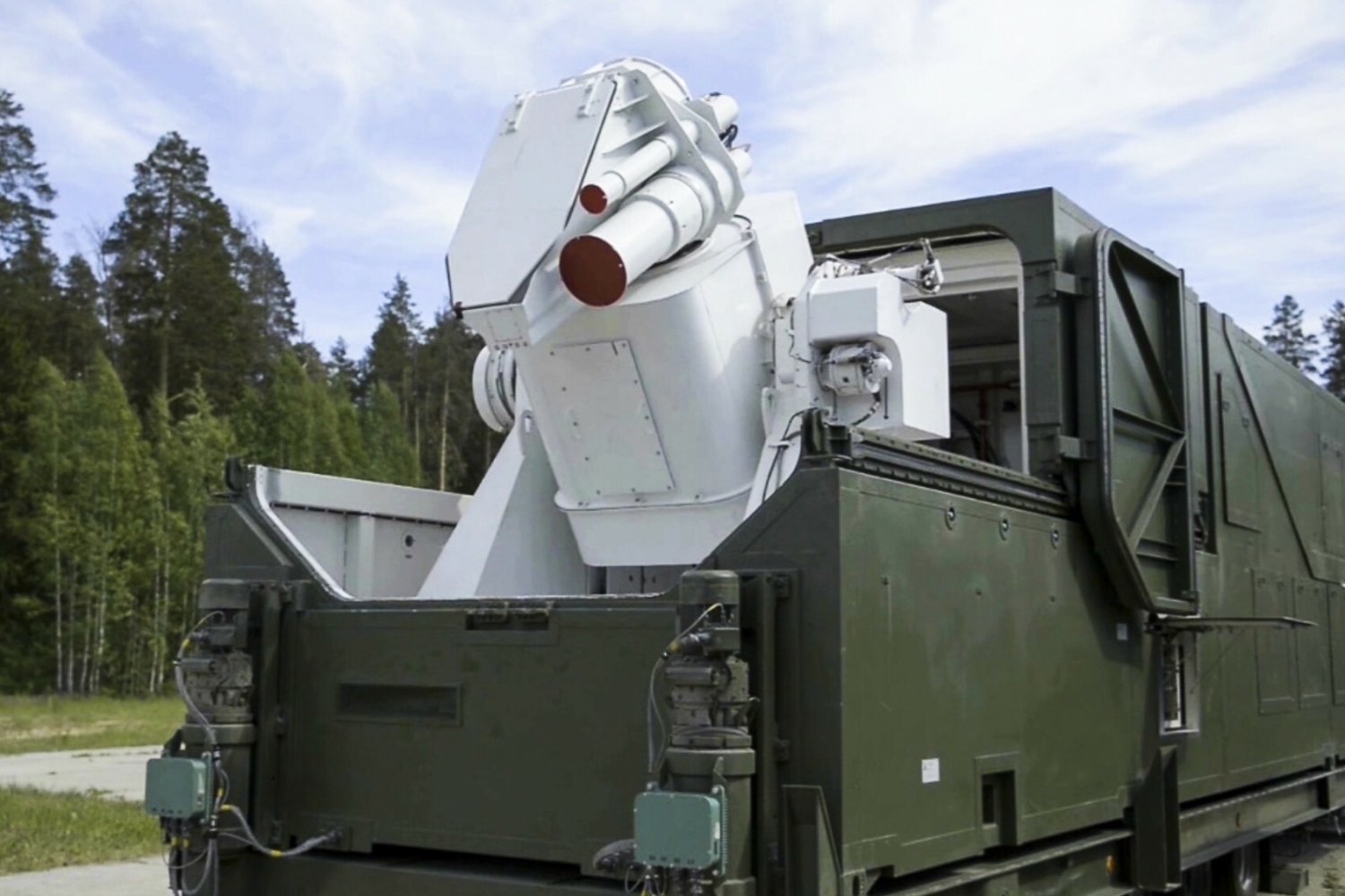 Rosjanie informują, że używają w Ukrainie nowej broni laserowej.