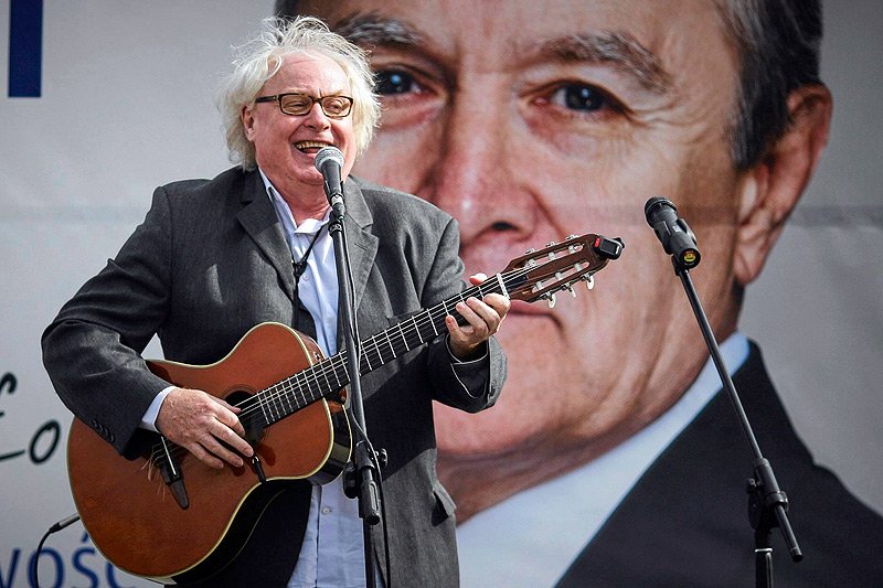 Ryszard Makowski od wielu lat jest silnie związany z obozem "dobrej zmiany". Dziś jednak krytykuje ekipę PiS za szybką i stanowczą reakcję na reportaż TVN.