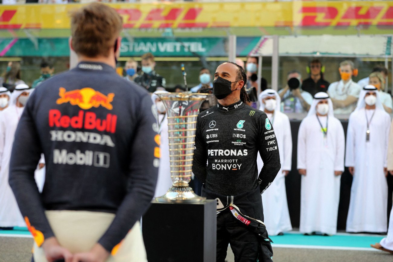 Lewis Hamilton musiał obejść się smakiem, zajmując ostatecznie drugie miejsce na mecie sezonu Formuły 1.