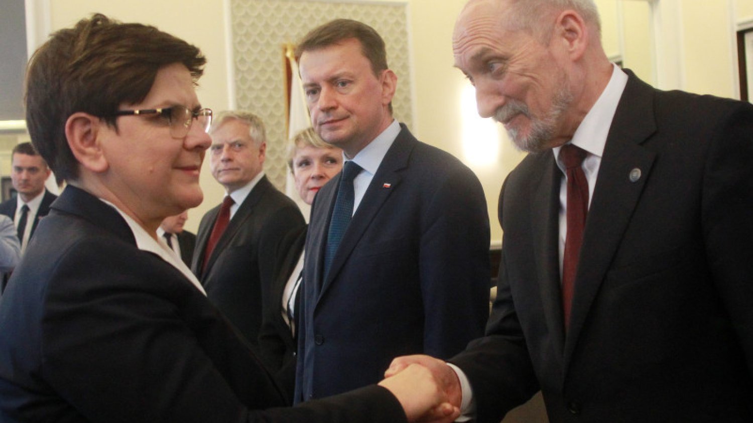 Premier Beata Szydło, szef MON Antoni Macierewicz i szef MSWiA Mariusz Błaszczak umiejętnie podsycają lęki Polaków
